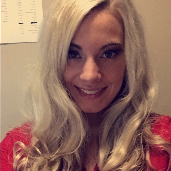 Meet your Posher, Jennifer - Picture 1 of 1